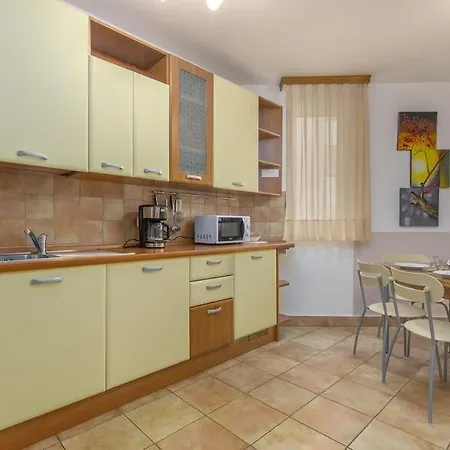 Janez 3* Novigrad Istria